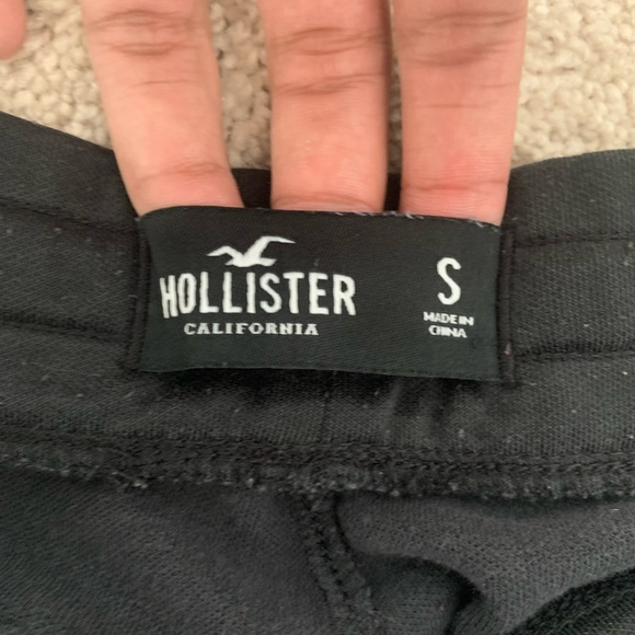 Hollister Shorts ⭐️ - Picture 2 of 4